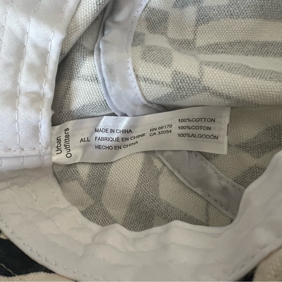 wavy checkered bucket hat ☆ NWOT - Picture 3 of 3